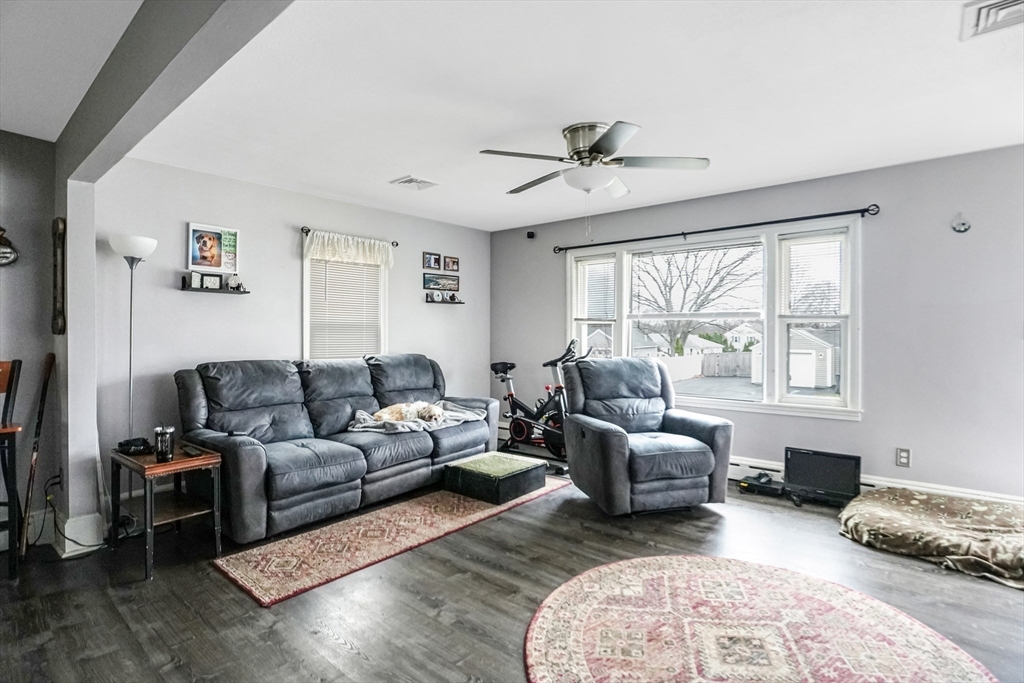 121 Old Meadow Rd