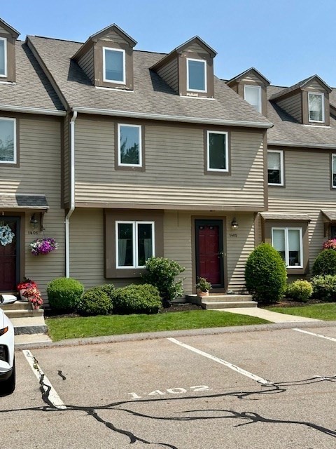 1402 Sheffield Way 1402