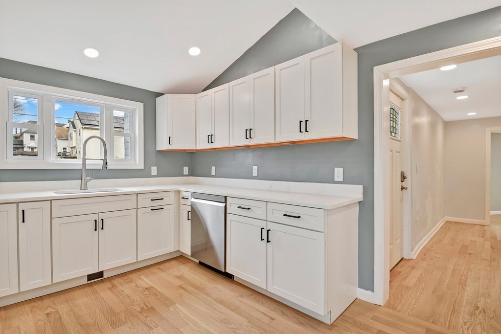 43 1/2 6th Avenue, Haverhill, MA, 43 1/2 6th Avenue, Haverhill, MA Photo #3