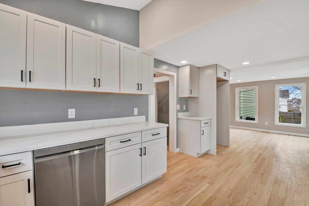 43 1/2 6th Avenue, Haverhill, MA, 43 1/2 6th Avenue, Haverhill, MA Photo #4