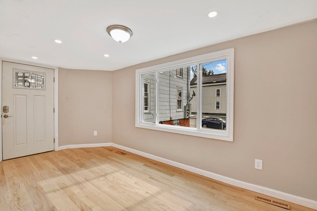 43 1/2 6th Avenue, Haverhill, MA, 43 1/2 6th Avenue, Haverhill, MA Photo #11