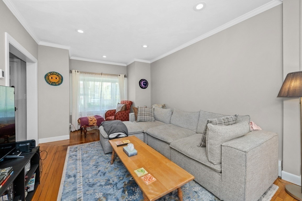 46 Linden Ave