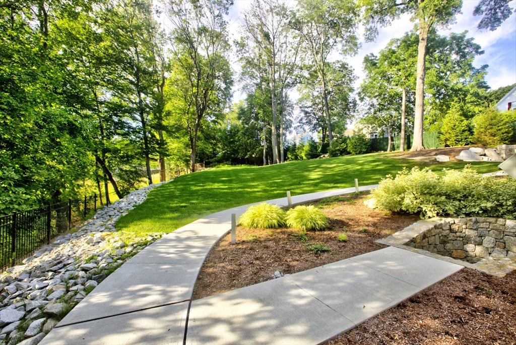 27 Jefferson St. 204