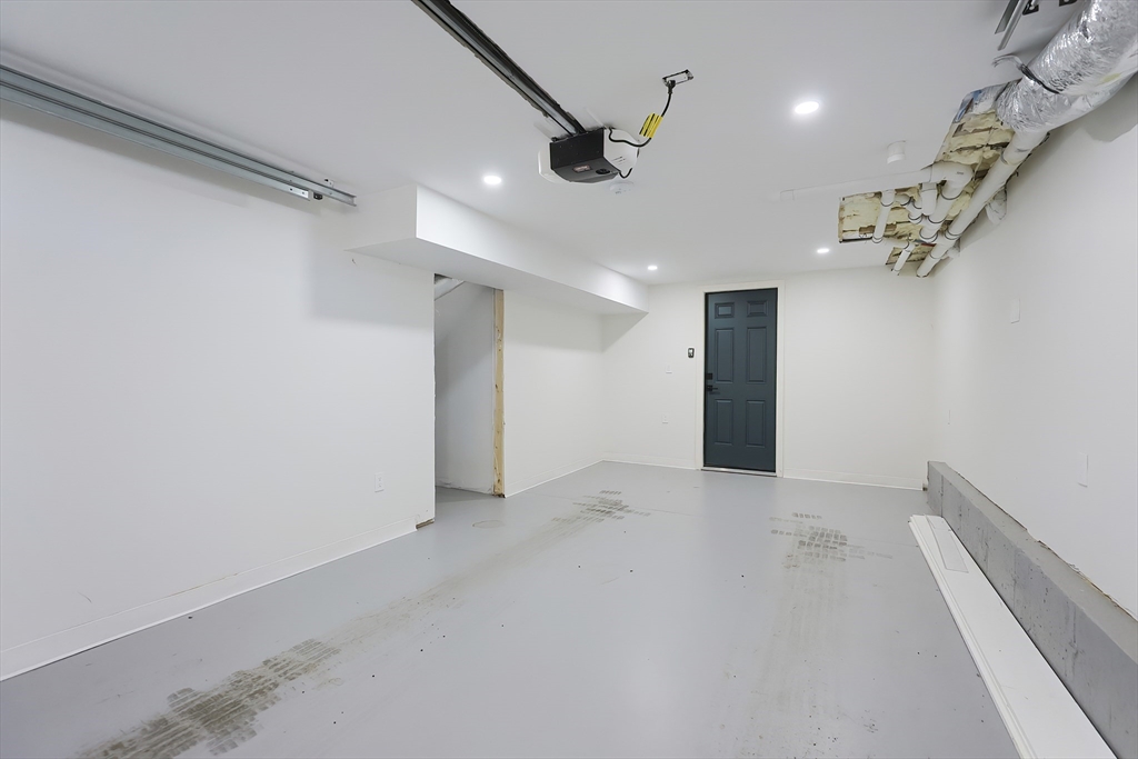 Holden, Massachusetts 01520, United States, 4 Bedrooms Bedrooms, ,2 BathroomsBathrooms,Residential,Active,233678