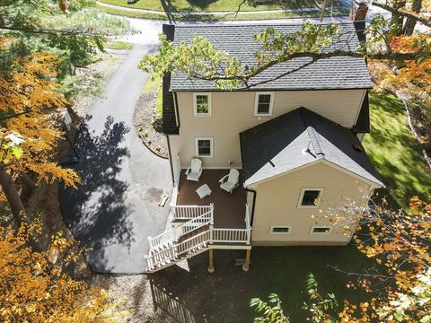 60 Duxbury Dr Holden MA 01520