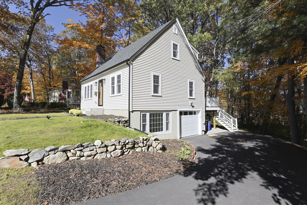 Holden, Massachusetts 01520, United States, 4 Bedrooms Bedrooms, ,2 BathroomsBathrooms,Residential,Active,233678