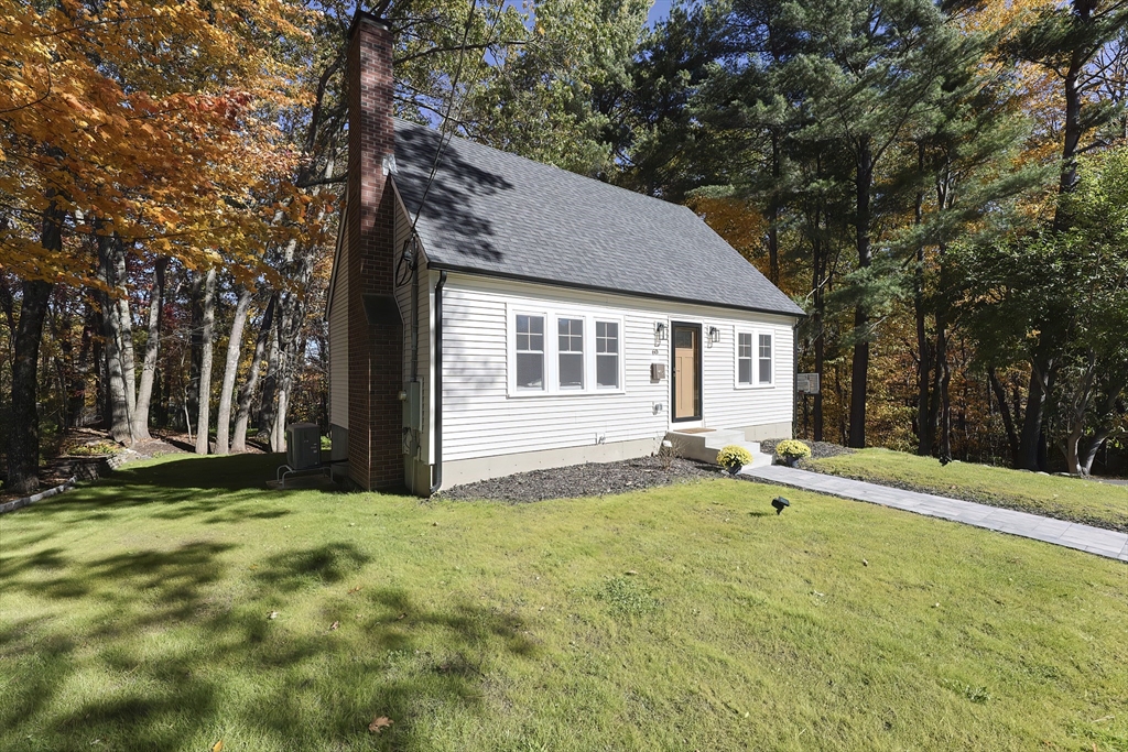 Holden, Massachusetts 01520, United States, 4 Bedrooms Bedrooms, ,2 BathroomsBathrooms,Residential,Active,233678