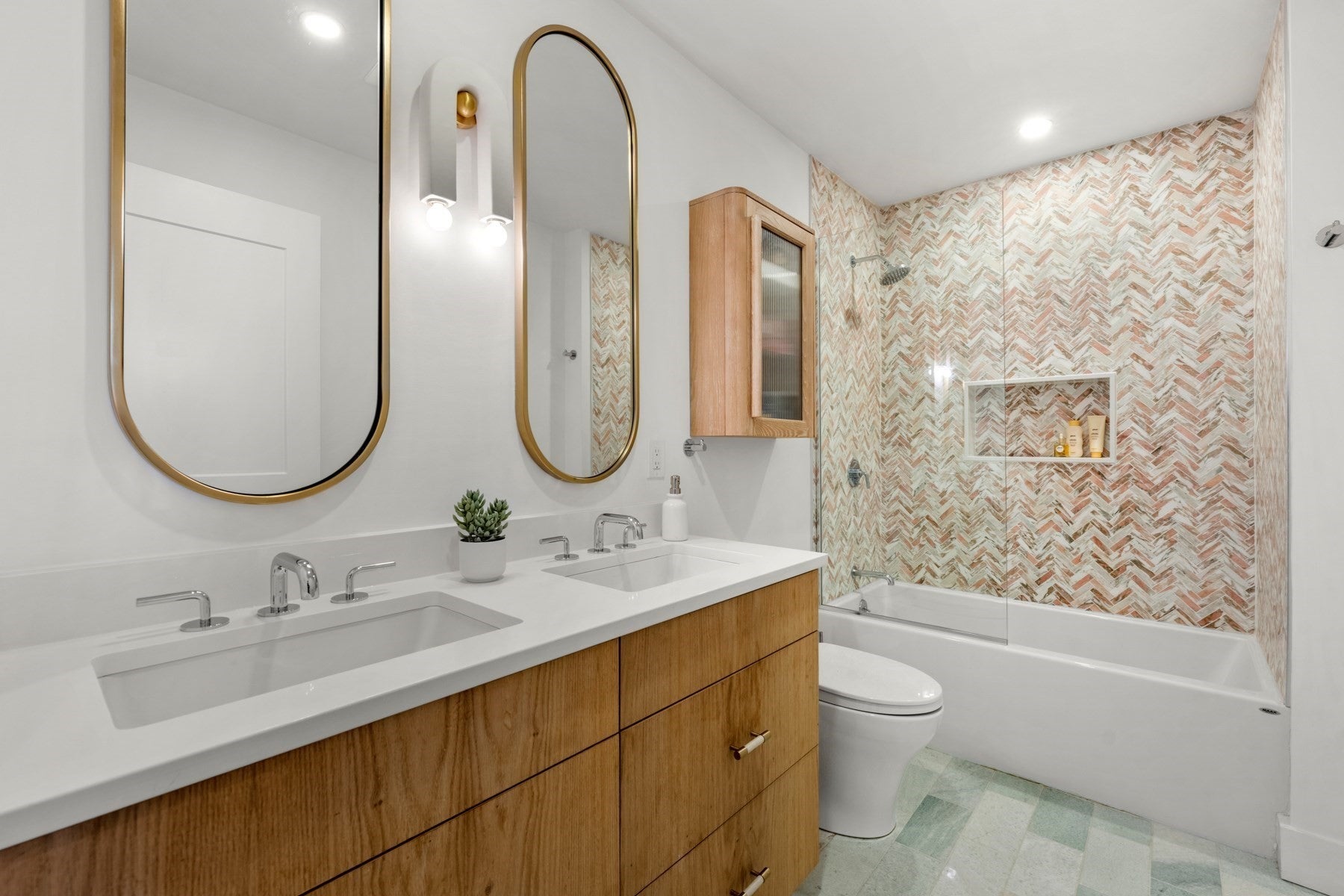 10 Edgerly Place, Boston, MA Photo #32