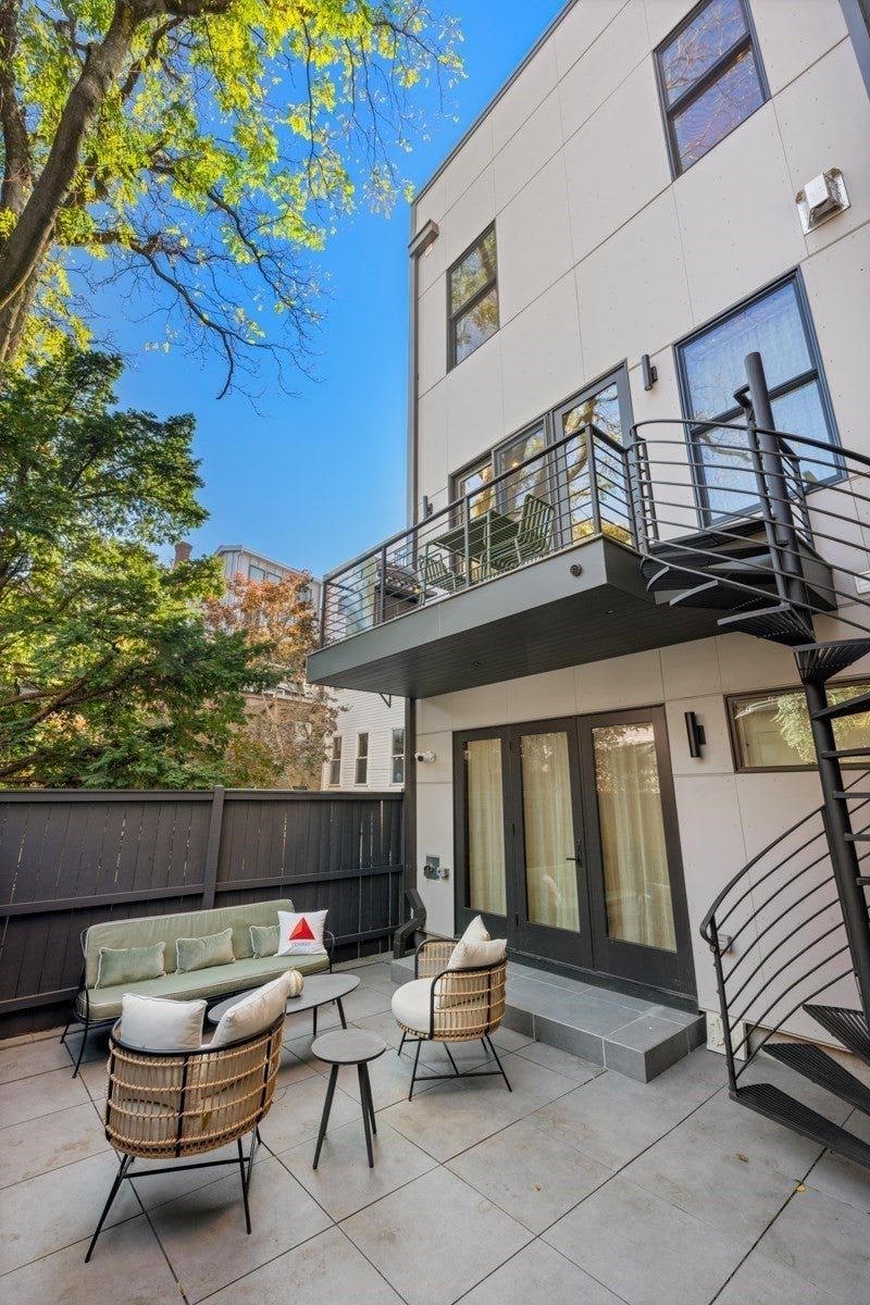 10 Edgerly Place, Boston, MA Photo #11