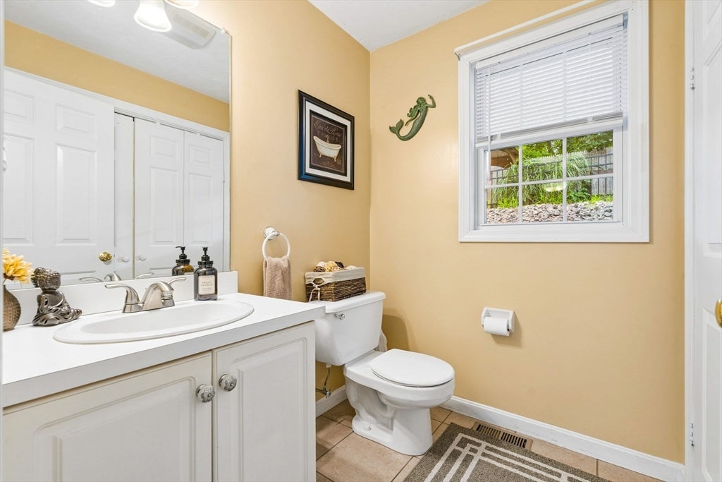 45 Braeburn Rd, Boston, MA Photo #8