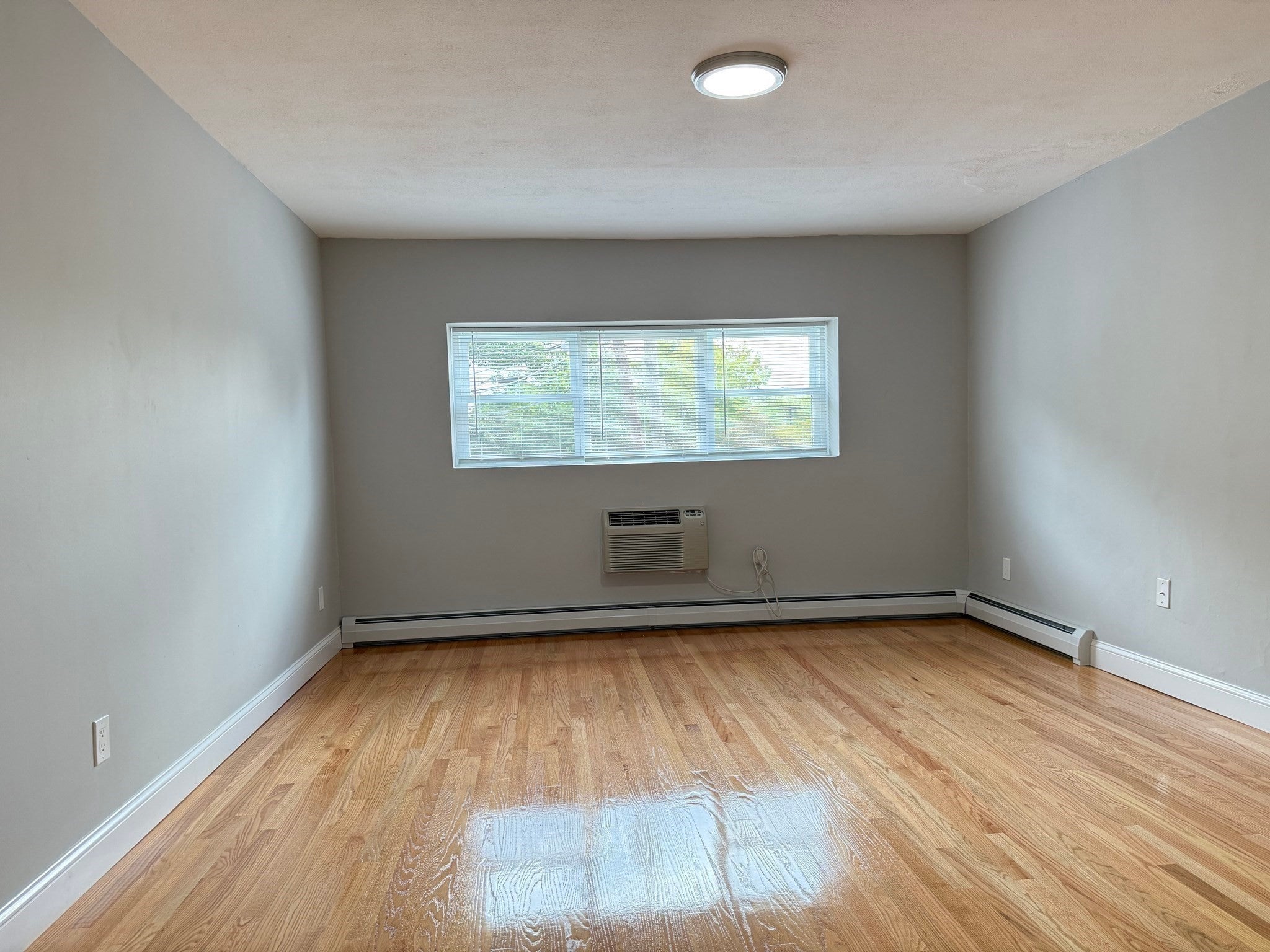 4 Oakcrest Rd #32, Boston, MA Photo #3