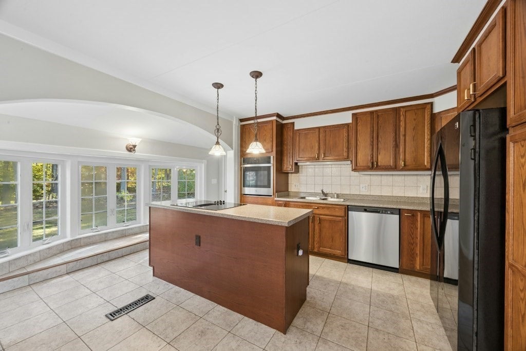 67 Crestwood Drive, Northborough, MA Photo #11