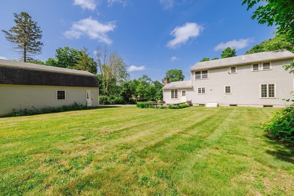 23 Poquanticut Ave.