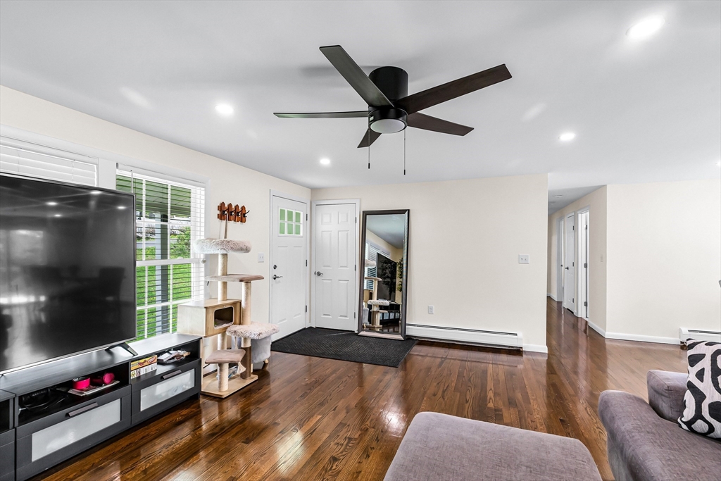 3 Bayberry Ln