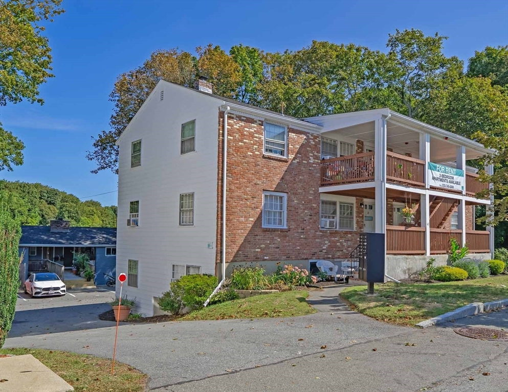 40 & 40R Stone St