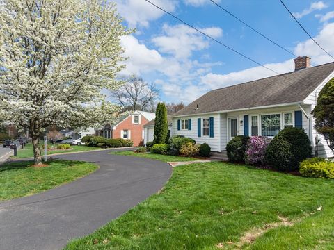 Photo of 140 Chestnut St, East Longmeadow, MA 01028 (MLS # 73506960)