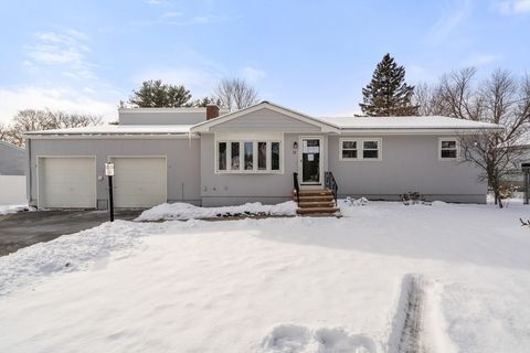 22 Old Bolton Rd Hudson MA 01749