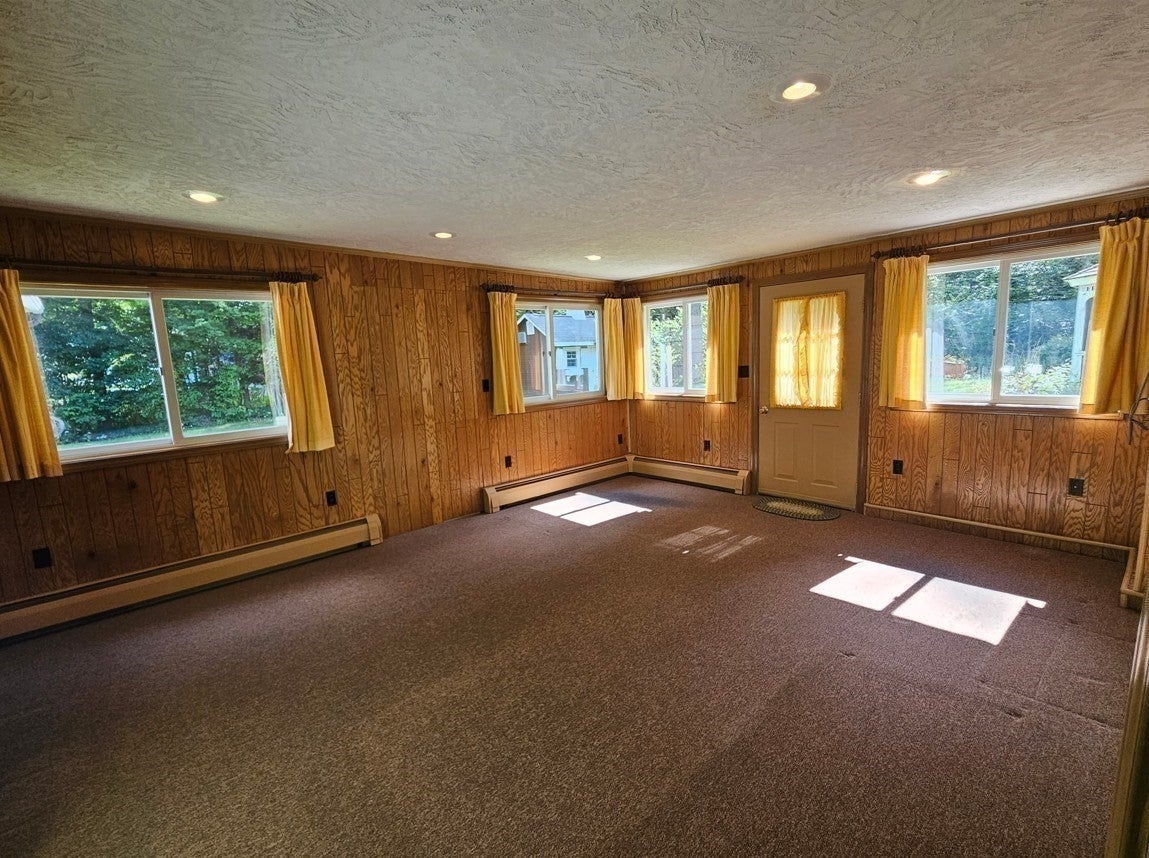 128 Sutton Road, Webster, MA, 128 Sutton Road, Webster, MA Photo #10