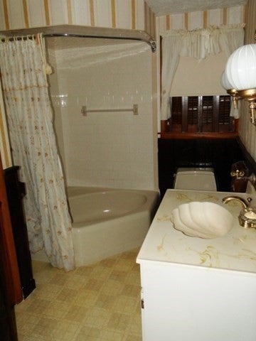 128 Sutton Road, Webster, MA, 128 Sutton Road, Webster, MA Photo #8