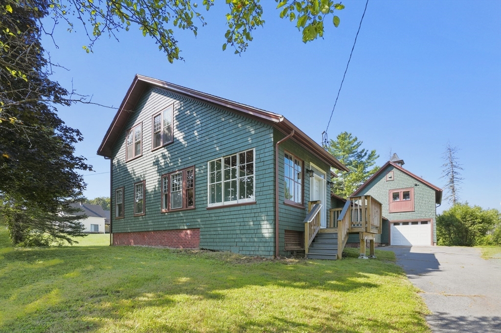 666 Baldwinville Rd