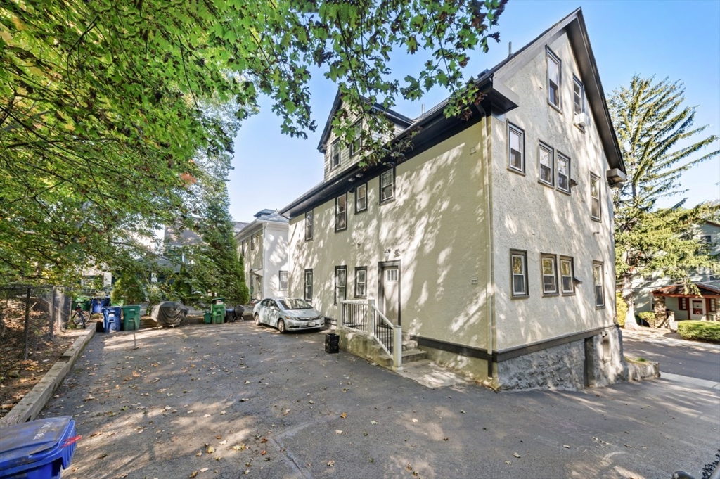 17 Circuit Ave 2