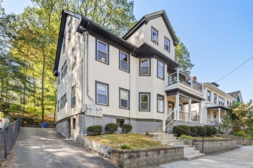 17 Circuit Ave 2