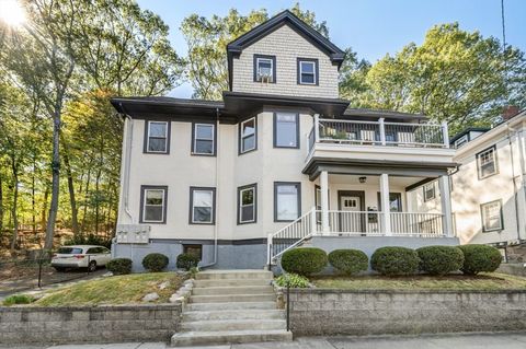 17 Circuit Ave 2 Newton MA 02461