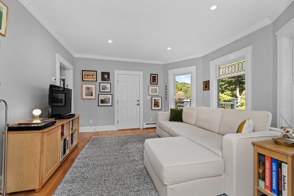 17 Circuit Ave 2