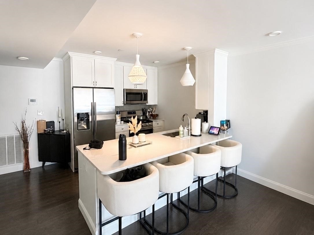 728 East Broadway 301