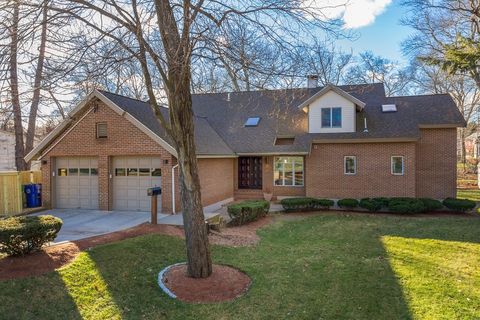 Photo of 11 Beethoven Ave #11, Newton, MA 02468 (MLS # 73511680)