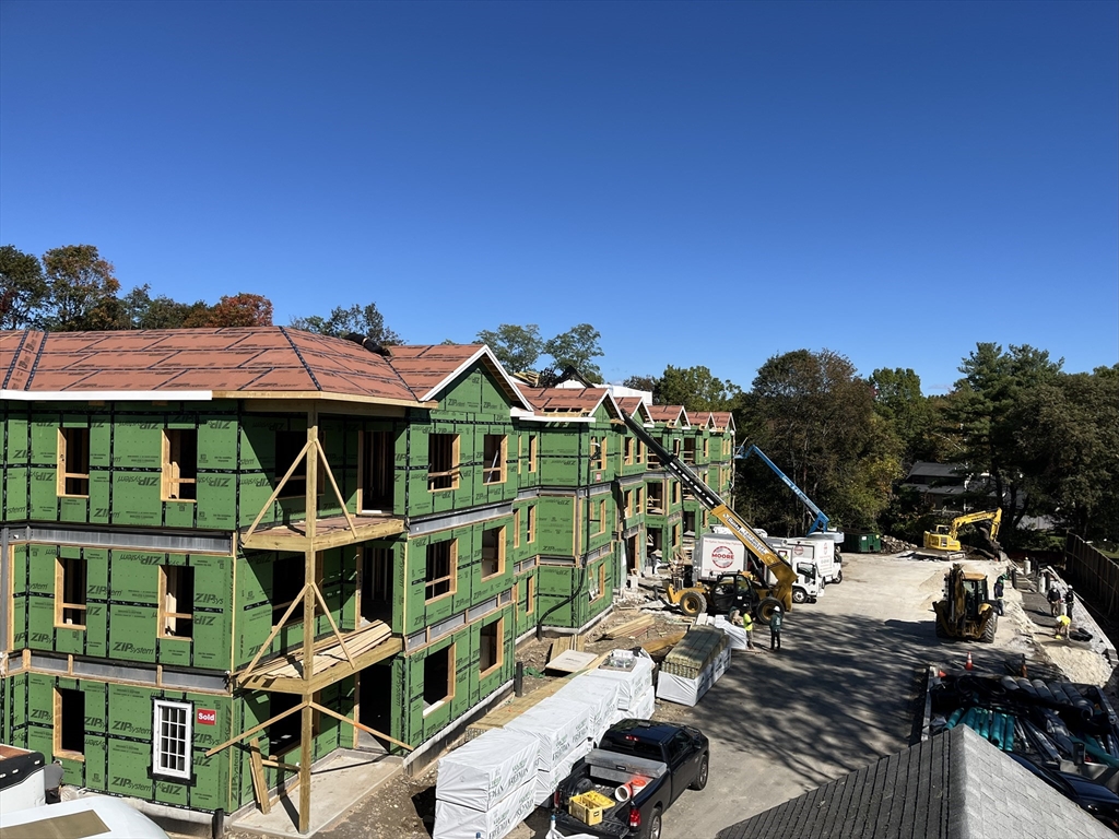 93 Bedford Street 201