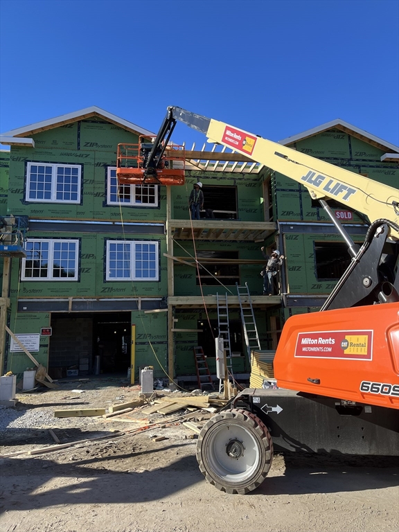 93 Bedford Street 201