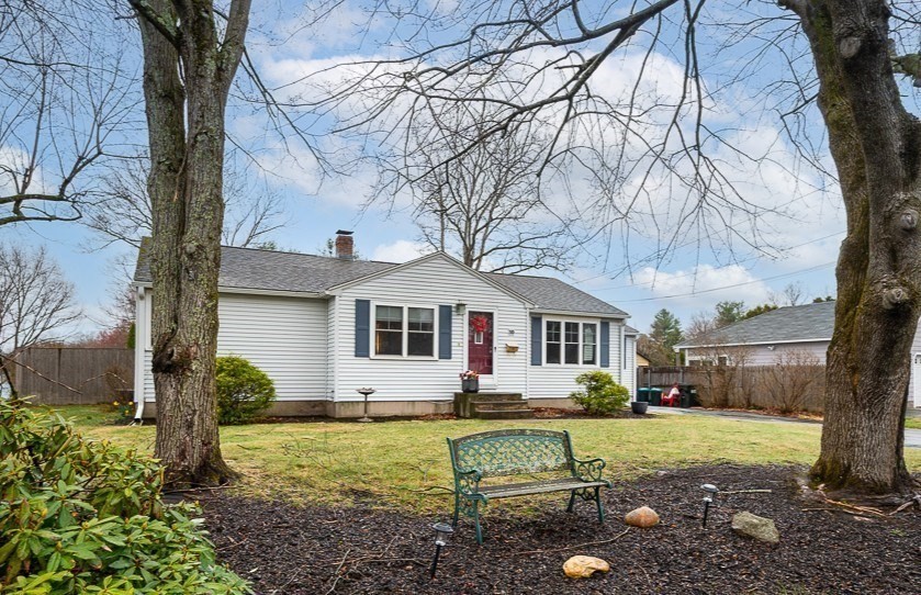 10 Locust St
