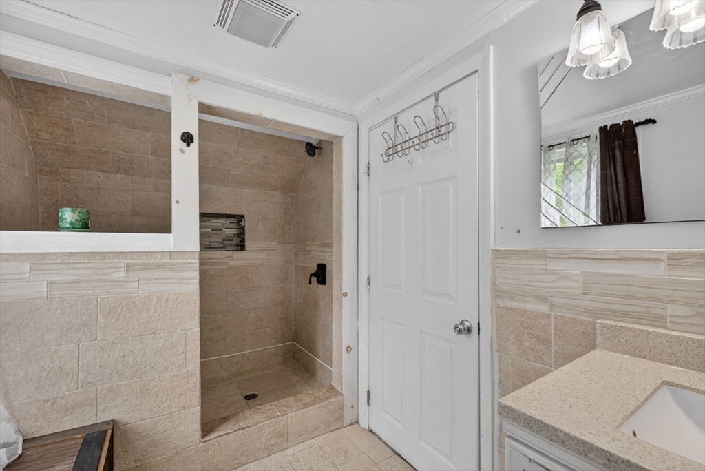 43 Plymouth ST, Holbrook, MA Photo #20