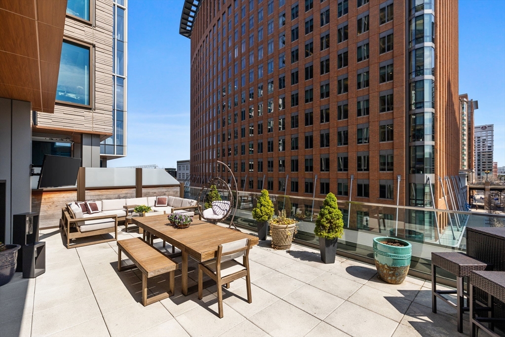 135 Seaport Blvd 538