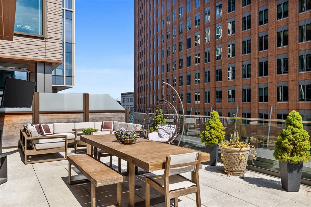 135 Seaport Blvd 538