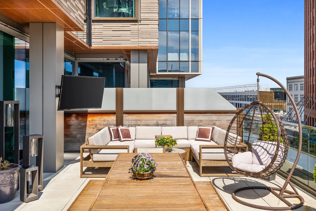 135 Seaport Blvd 538