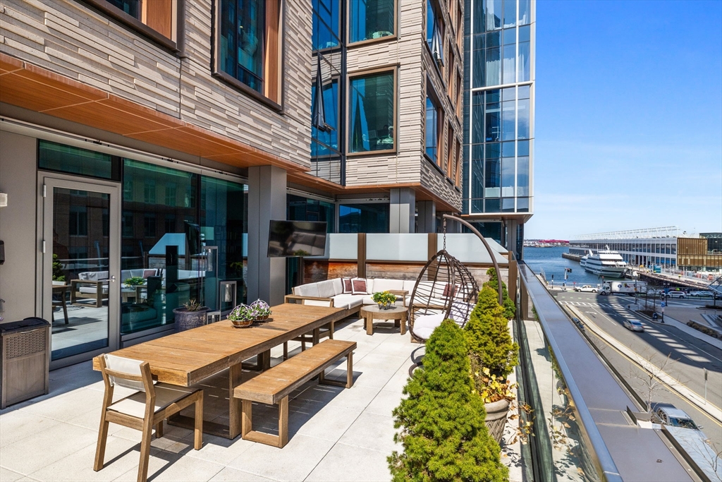 135 Seaport Blvd 538