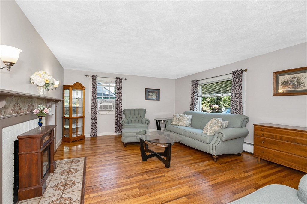 41 White St