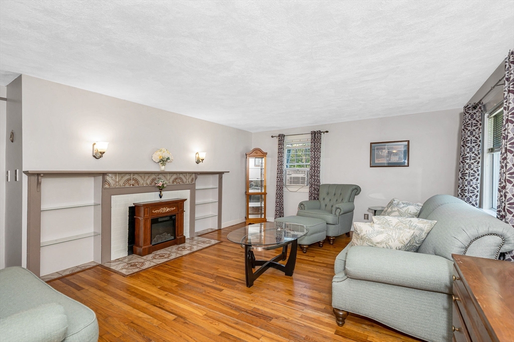 41 White St