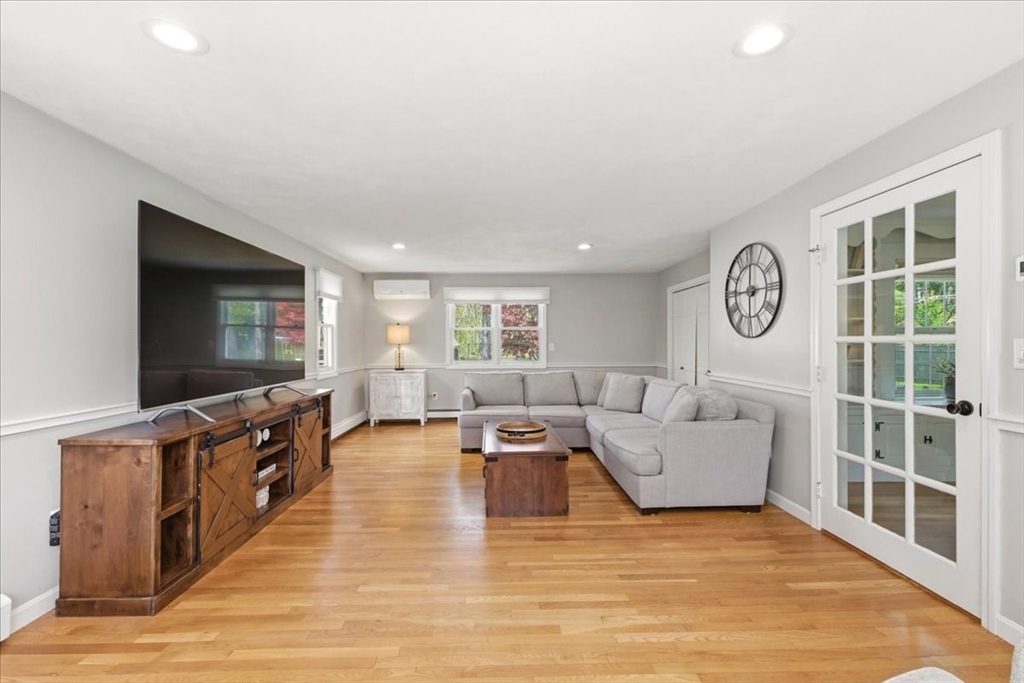 560 Common St, Walpole, MA Photo #22