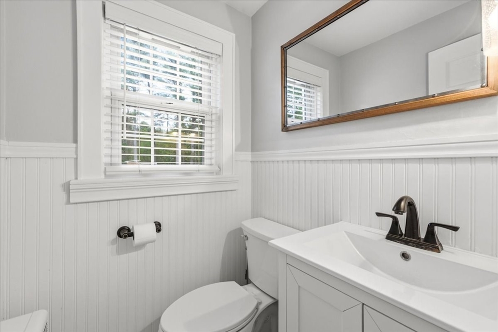 560 Common St, Walpole, MA Photo #10