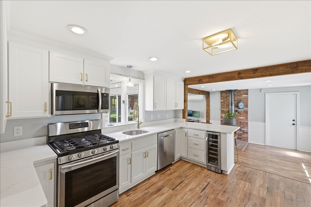 560 Common St, Walpole, MA Photo #11