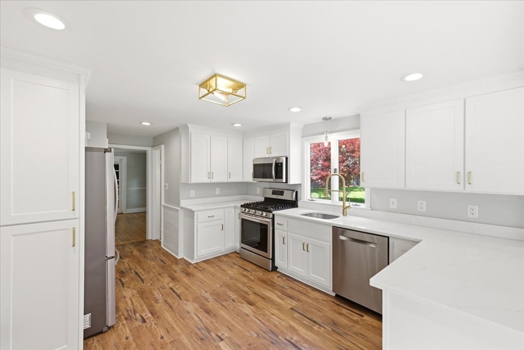 560 Common St, Walpole, MA Photo #12
