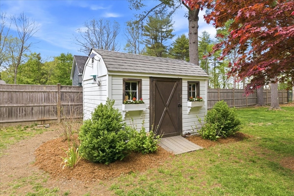560 Common St, Walpole, MA Photo #39