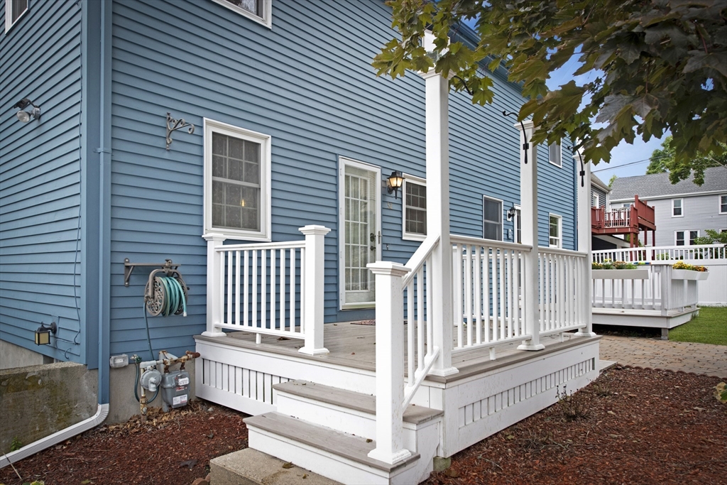 32 Williams St 32