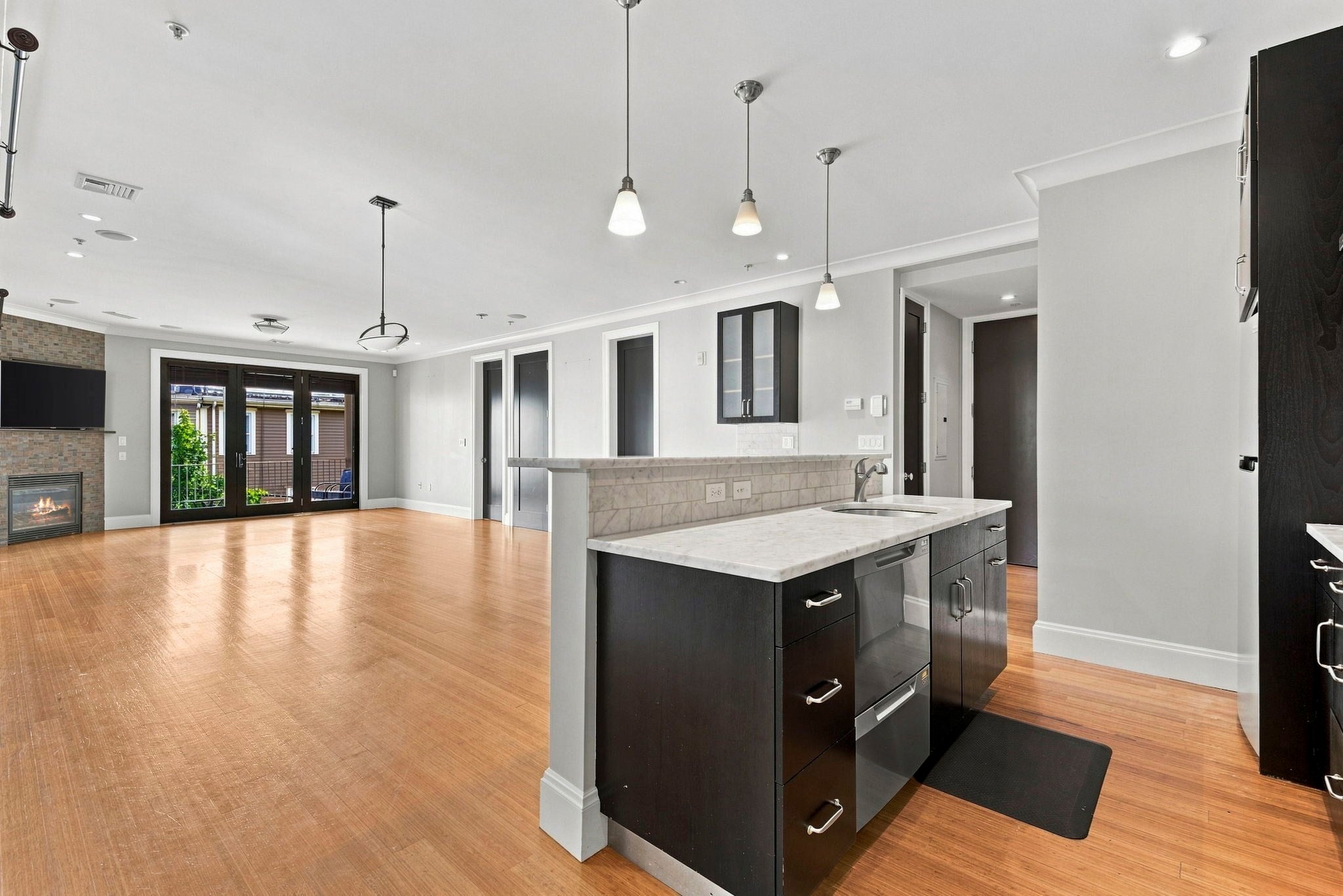 Click for 354 Dorchester St #4, Boston, MA slideshow Click for 354 Dorchester St #4, Boston, MA slideshow