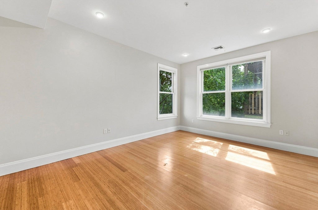 354 Dorchester St #4, Boston, MA Photo #16