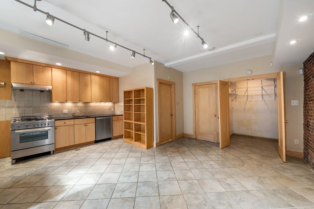 23 Cumberland St, Boston, MA Photo #31