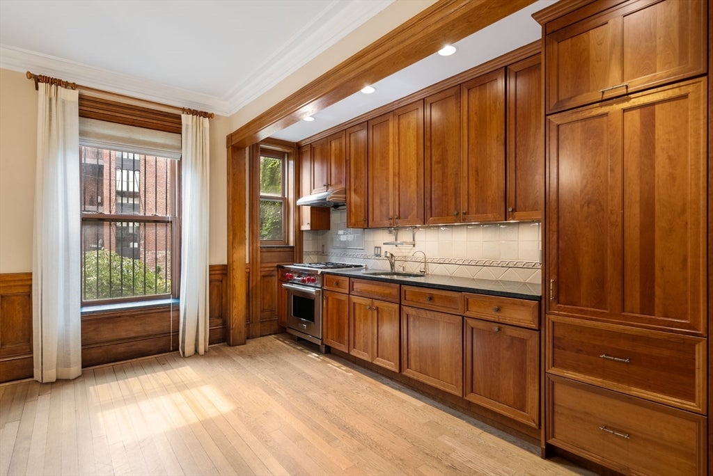 23 Cumberland St, Boston, MA Photo #9